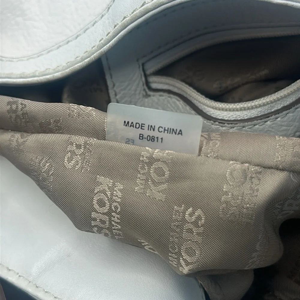 Large Michael Michael Kors  hobo in ivory pebbled leather.